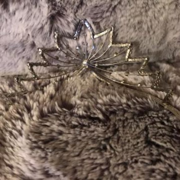 Glitzy Tiara main image 7